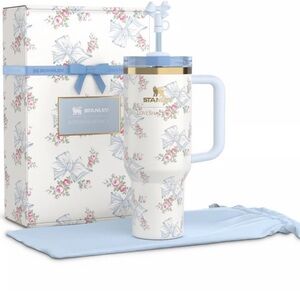 Stanley 1913 x LoveShackFancy Holiday Quencher H2.0 FlowState™ Tumbler | 40 OZ